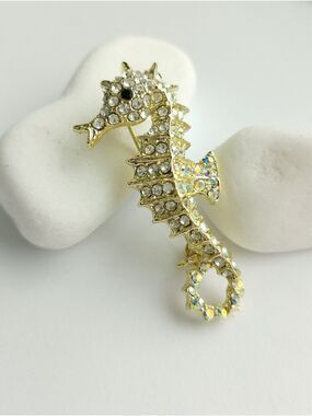 Gold and Crystal Seahorse Brooch Pin NWT